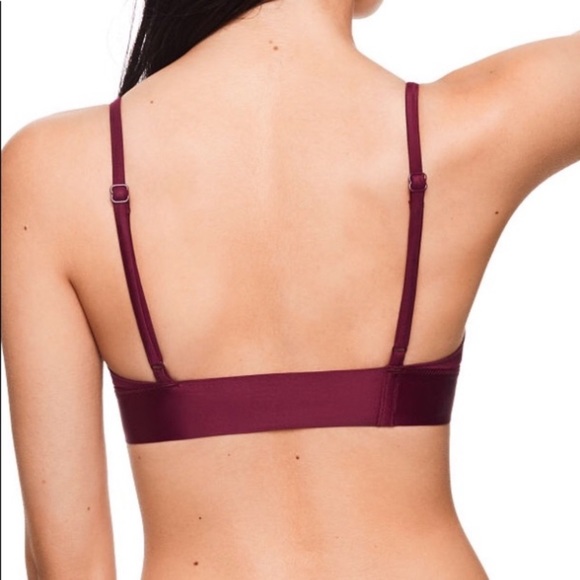 PINK by Victoria’s Secret Bonded Scallop Edge Plunge Front Bra - Picture 2 of 9